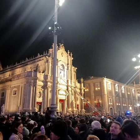 A Casuzza Apartment Catania Bagian luar foto