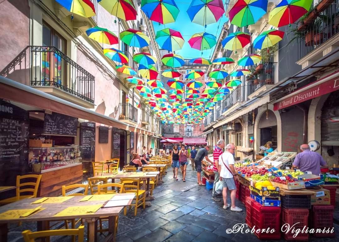 A Casuzza Apartment Catania Bagian luar foto