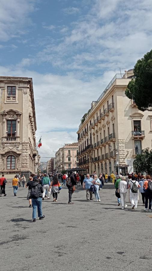 A Casuzza Apartment Catania Bagian luar foto