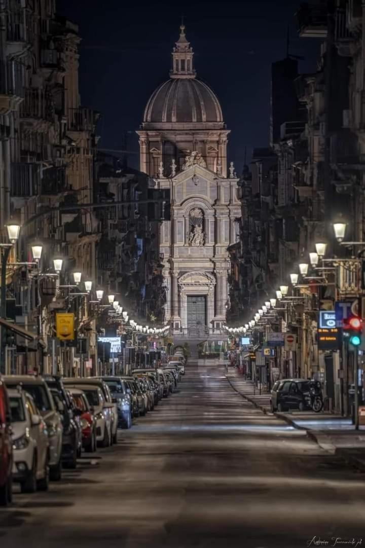 A Casuzza Apartment Catania Bagian luar foto