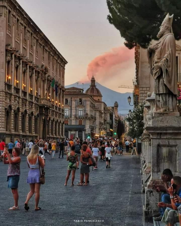 A Casuzza Apartment Catania Bagian luar foto