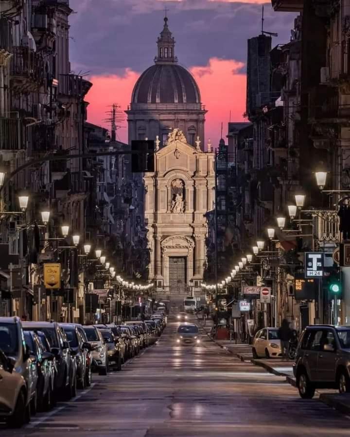 A Casuzza Apartment Catania Bagian luar foto